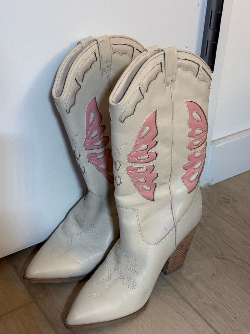Steve Madden Cream Western Boots with Pink Cutout Detail - Women size 8.5